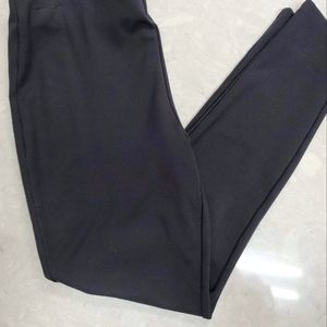 Chicos Size 1 Black Ankle Pant